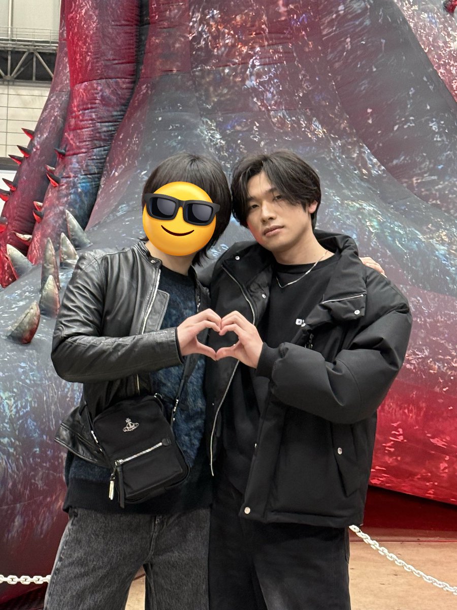 なんで頭にパンツ被ってないんだ？