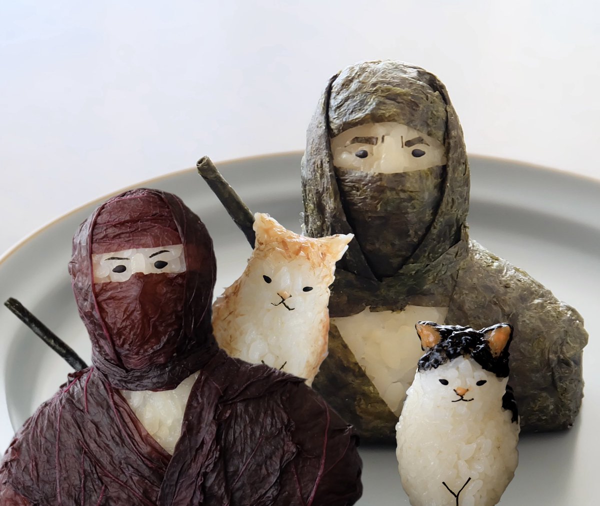 忍者にゃ！ . Λ＿Λ （@ﾟДﾟ) ⊂/ ∀ (つ 卍ｼｭｯ!!! （--∞--) (/ (/