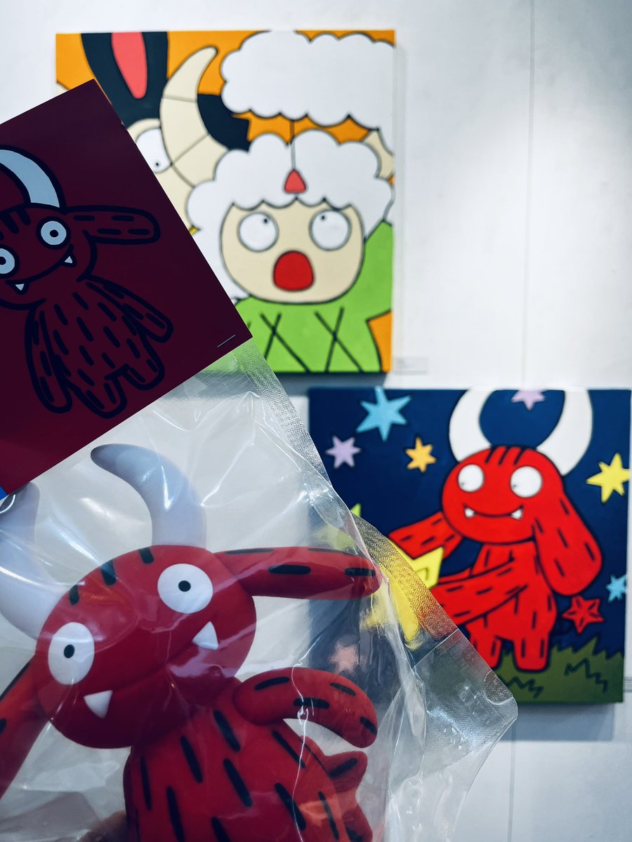 本日は祝日営業いたします／ ガラモンのソフビキットを青色成型にて