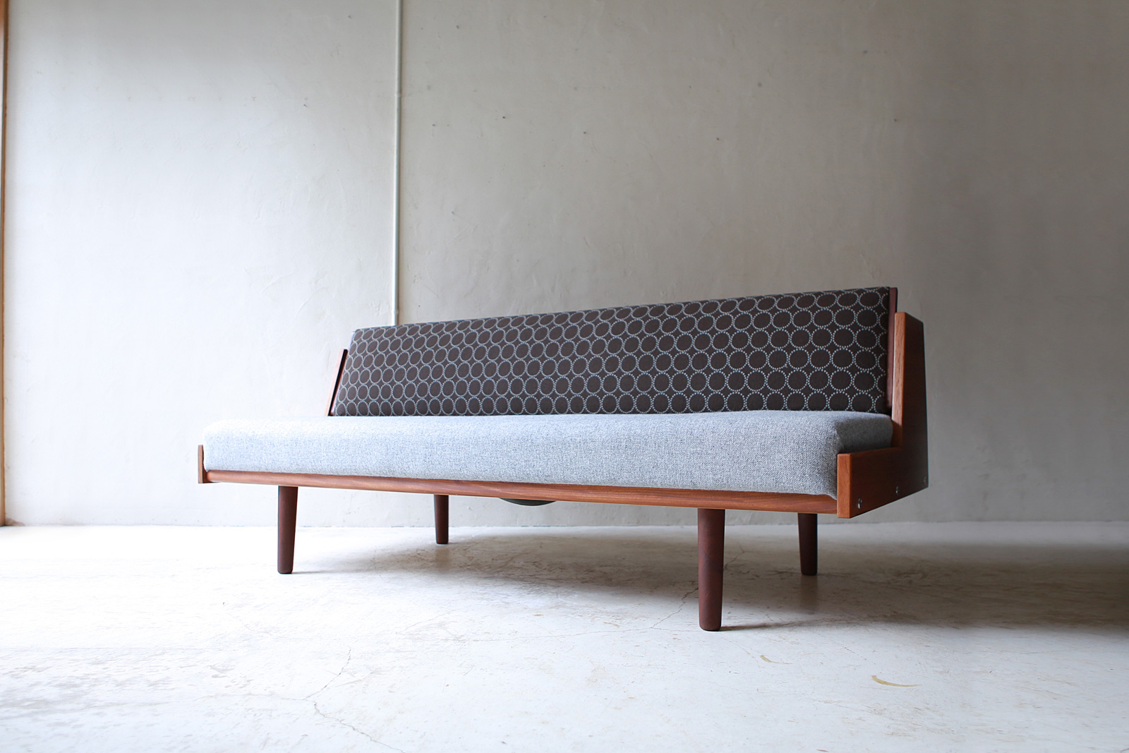 Daybed Sofa “GE258” Vintage Teak by Hans.J.Wegner | phono | 金沢