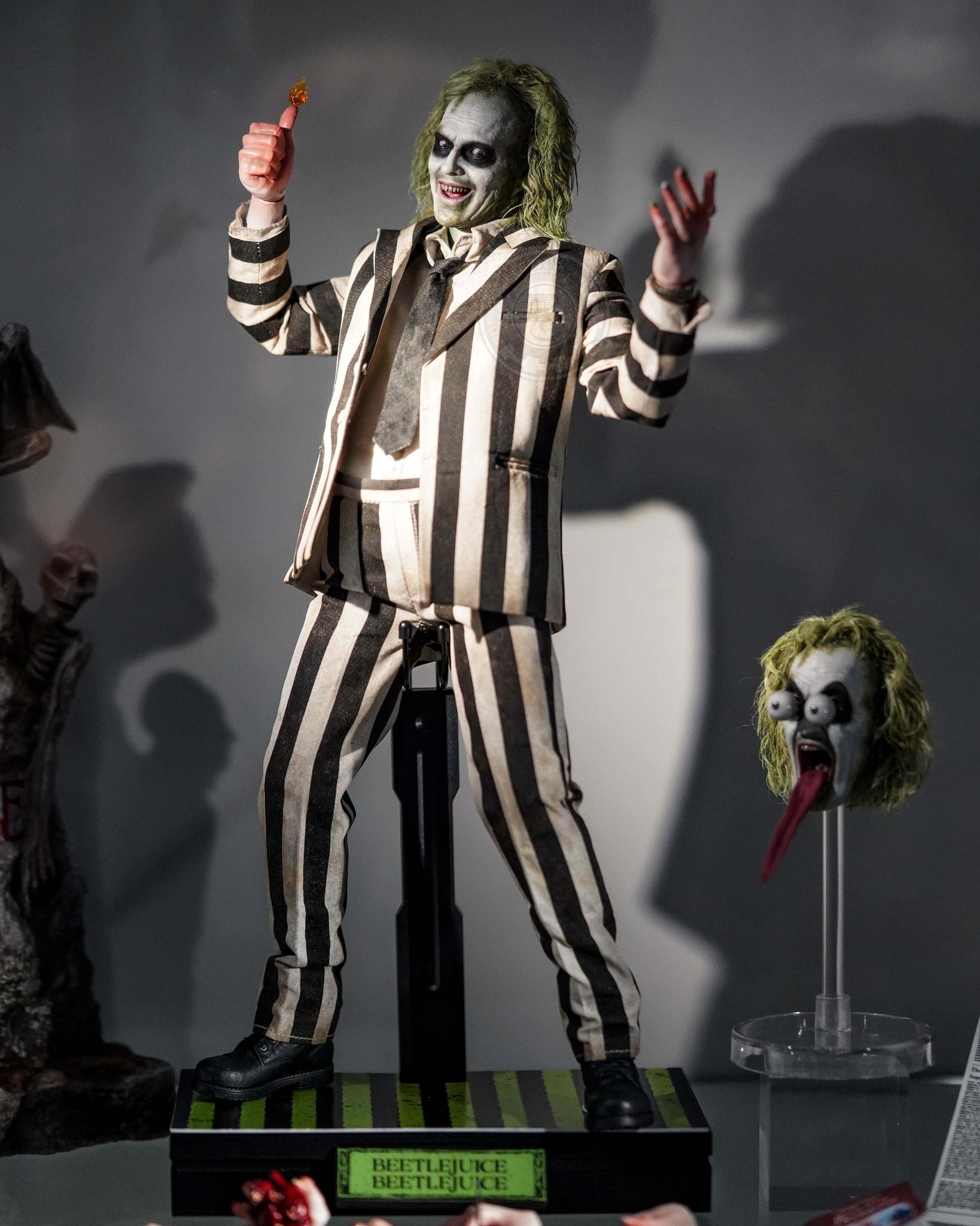 Hot Toys MMS767 Beetlejuice 1/6th scale Beetlejuice Collectible