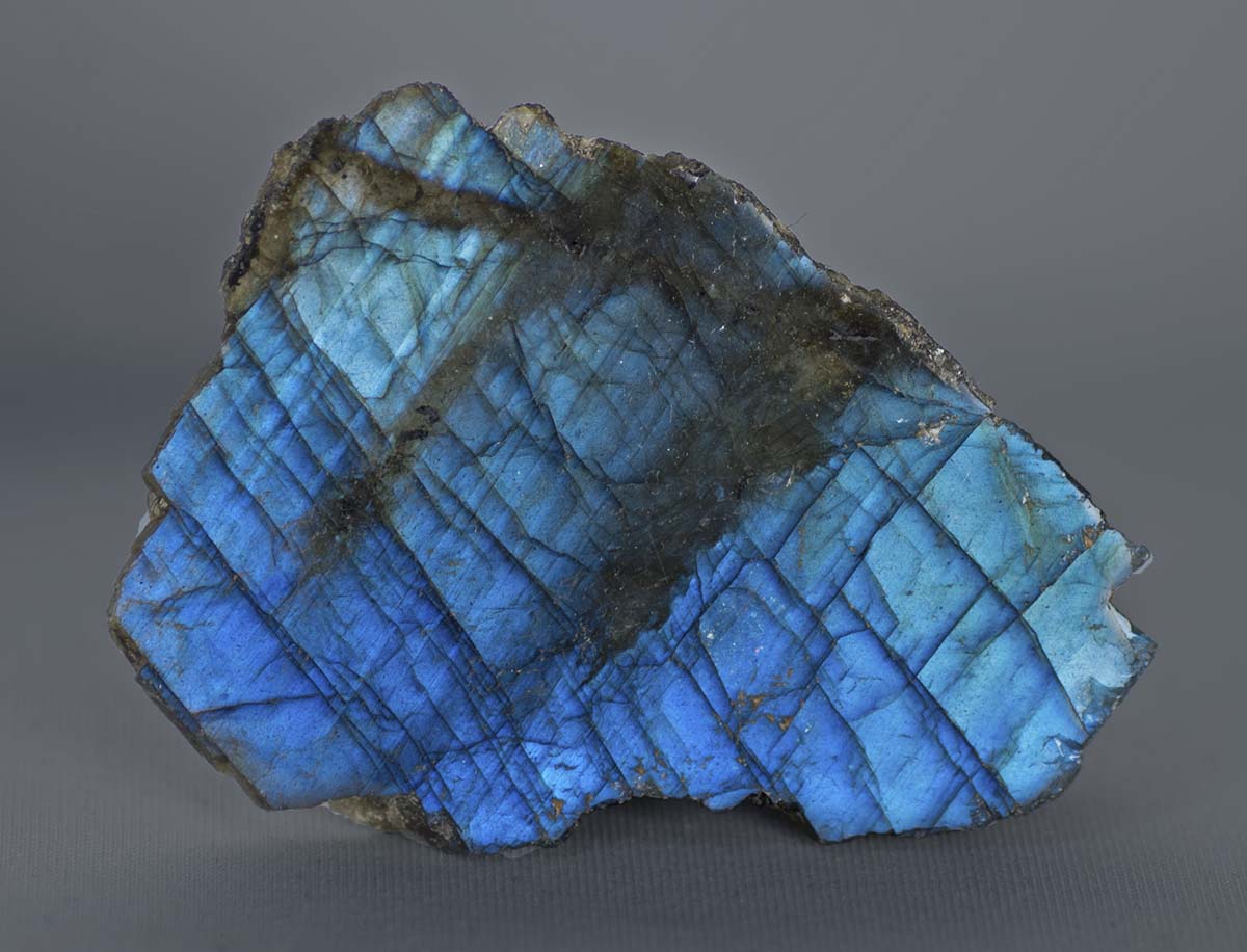 ラブラドライト(曹灰長石) labradorite - 岩石鉱物詳解図鑑planetscope