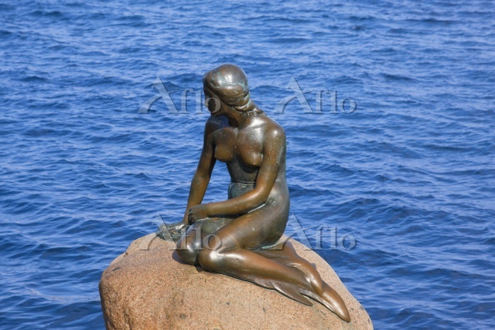 デンマーク コペンハーゲン 人魚姫の像 [93832596]の写真素材 - アフロ