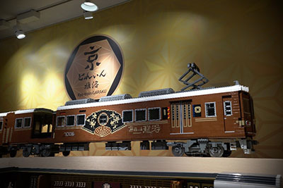 阪急三番街「HANKYU BRICK MUSEUM」に公募イラスト20作品をモチーフ