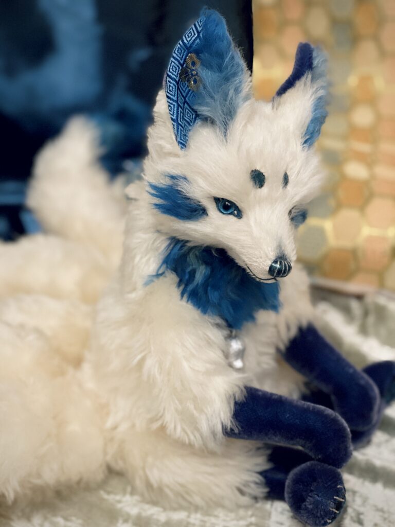 紺青の九尾狐さん | プニcourt