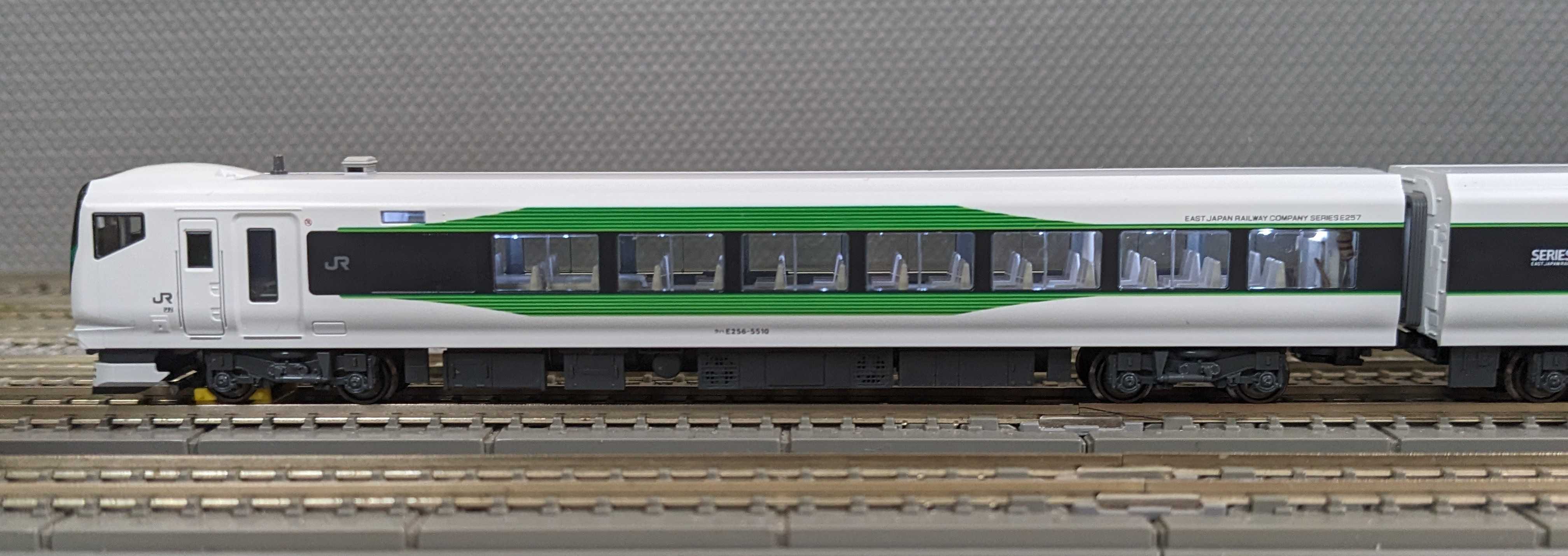 🟡💡室内灯工事 KATO 10-1884 E257系5500番台「草津•四万/あかぎ」5両