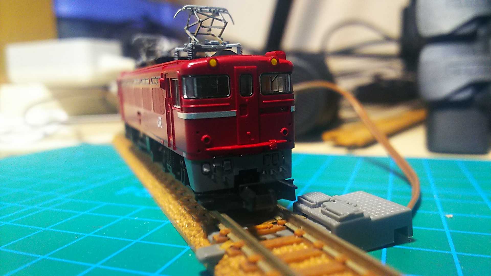 鉄道模型 TOMIX ED75 700番台サッシ窓（前期型）を後期仕様に（前編