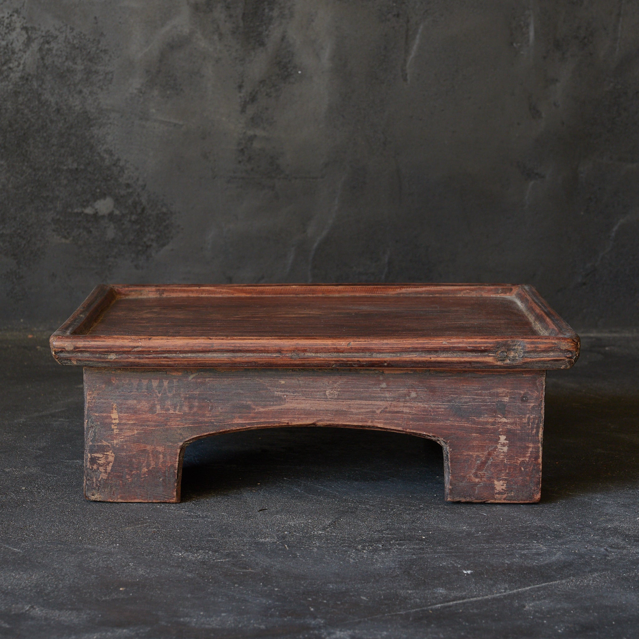 李朝 木地供物台b（1392–1897 CE） | 入蘆花（ロカニイル）