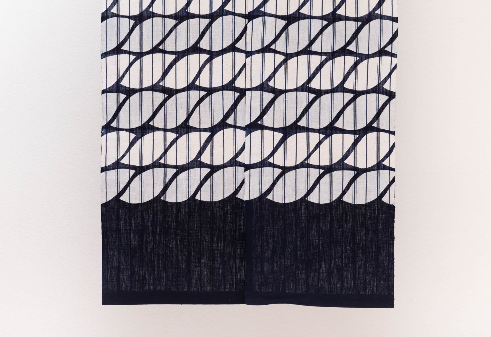 型染のれん「縄のれん」 紺×白 | オンラインショップ | 生活購買店reed