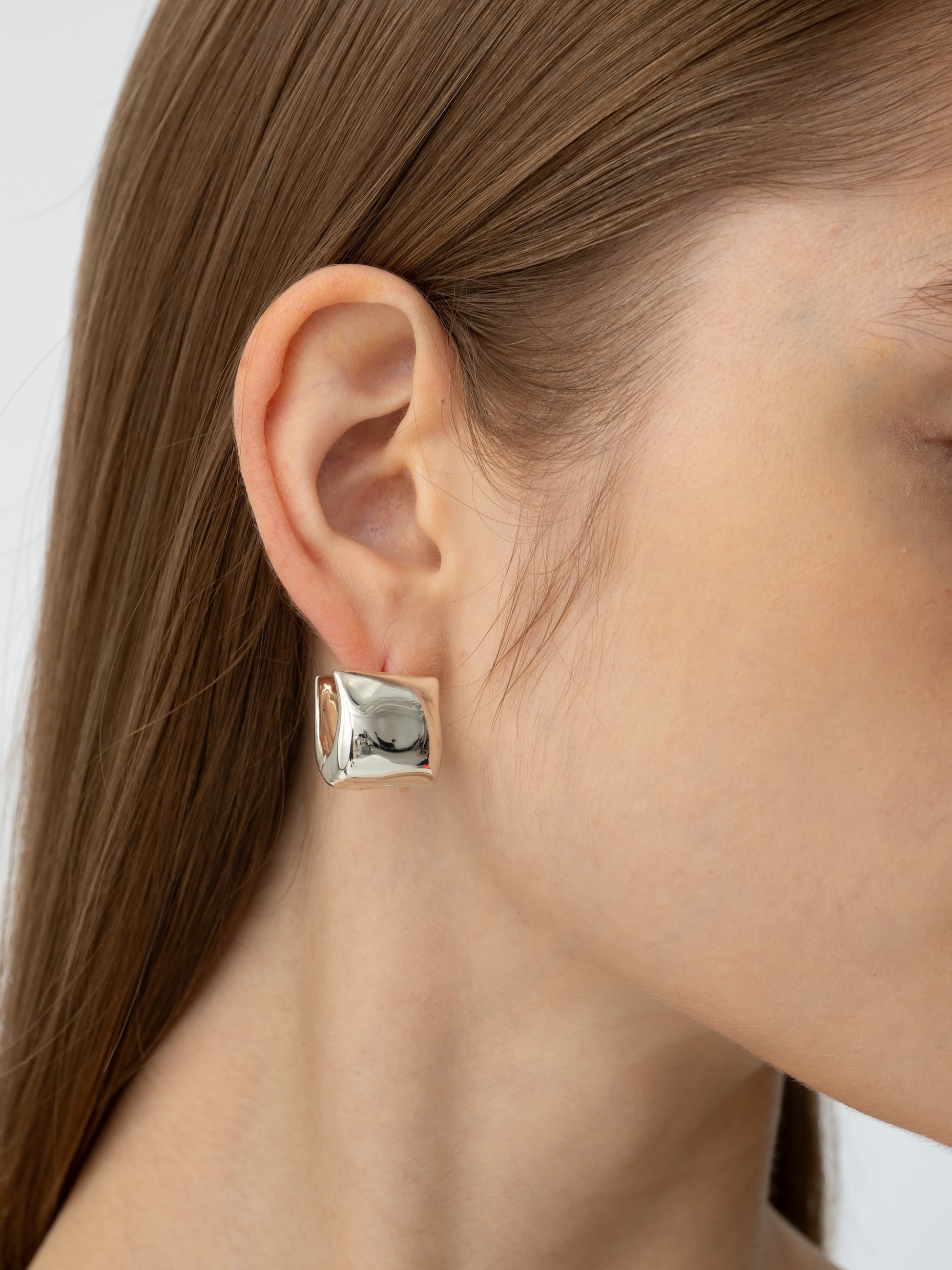 スクエア ラップ ピアス｜BONEE(ボーニー)｜Ron Herman