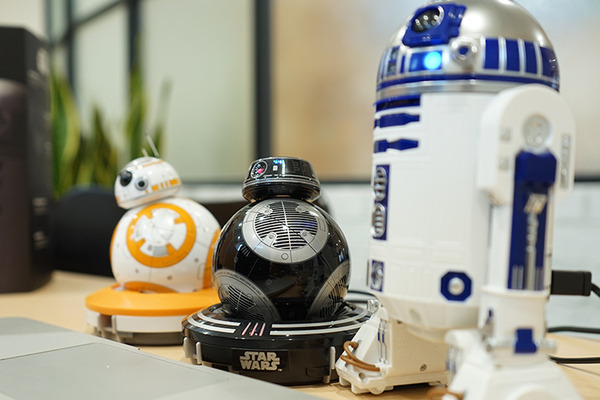 動画あり】R2-D2、BB-9E、BB-8の3台と一緒に映画を観るってどういう