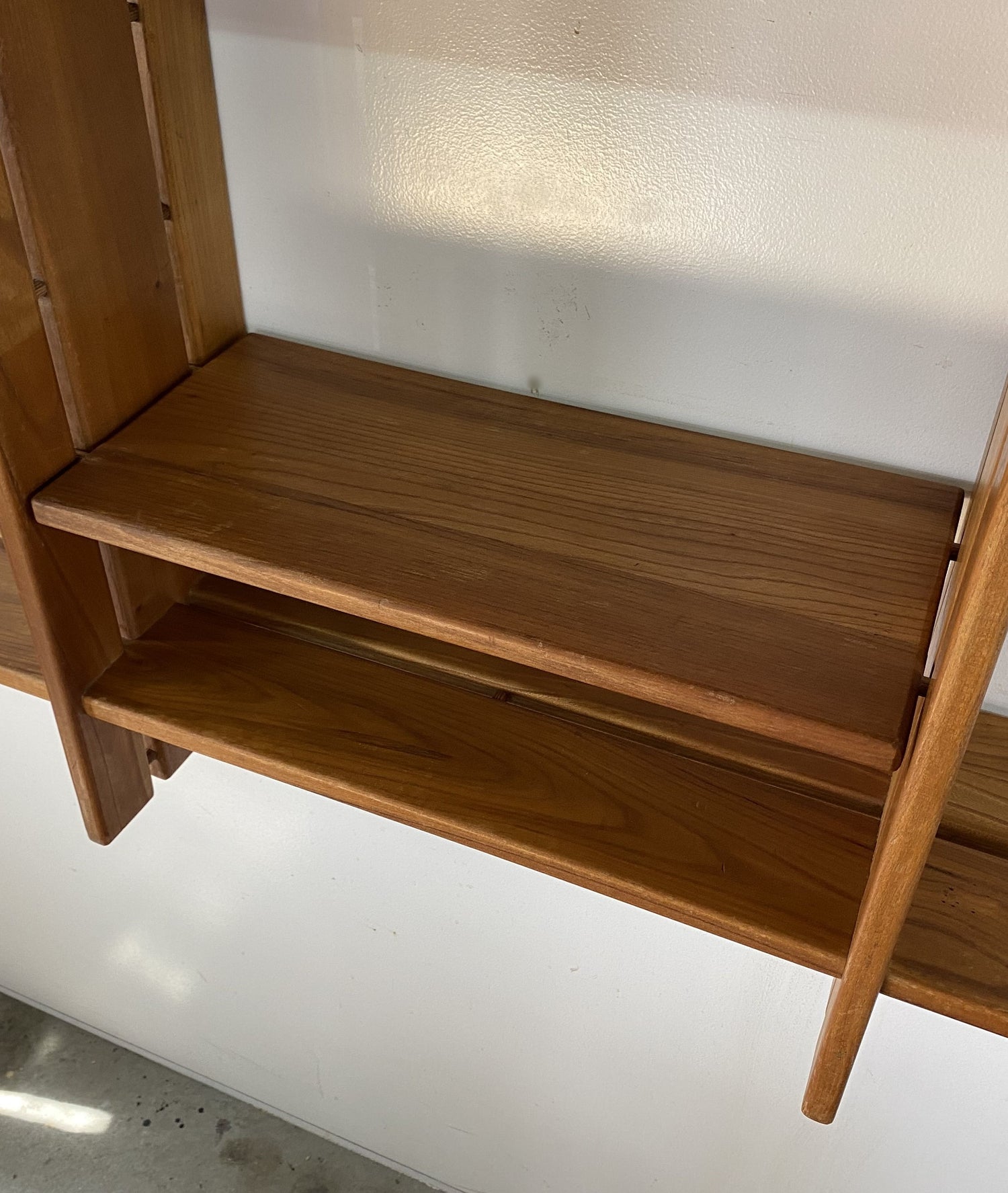 Maison Regain / Wall Rack – Round trip Antiques