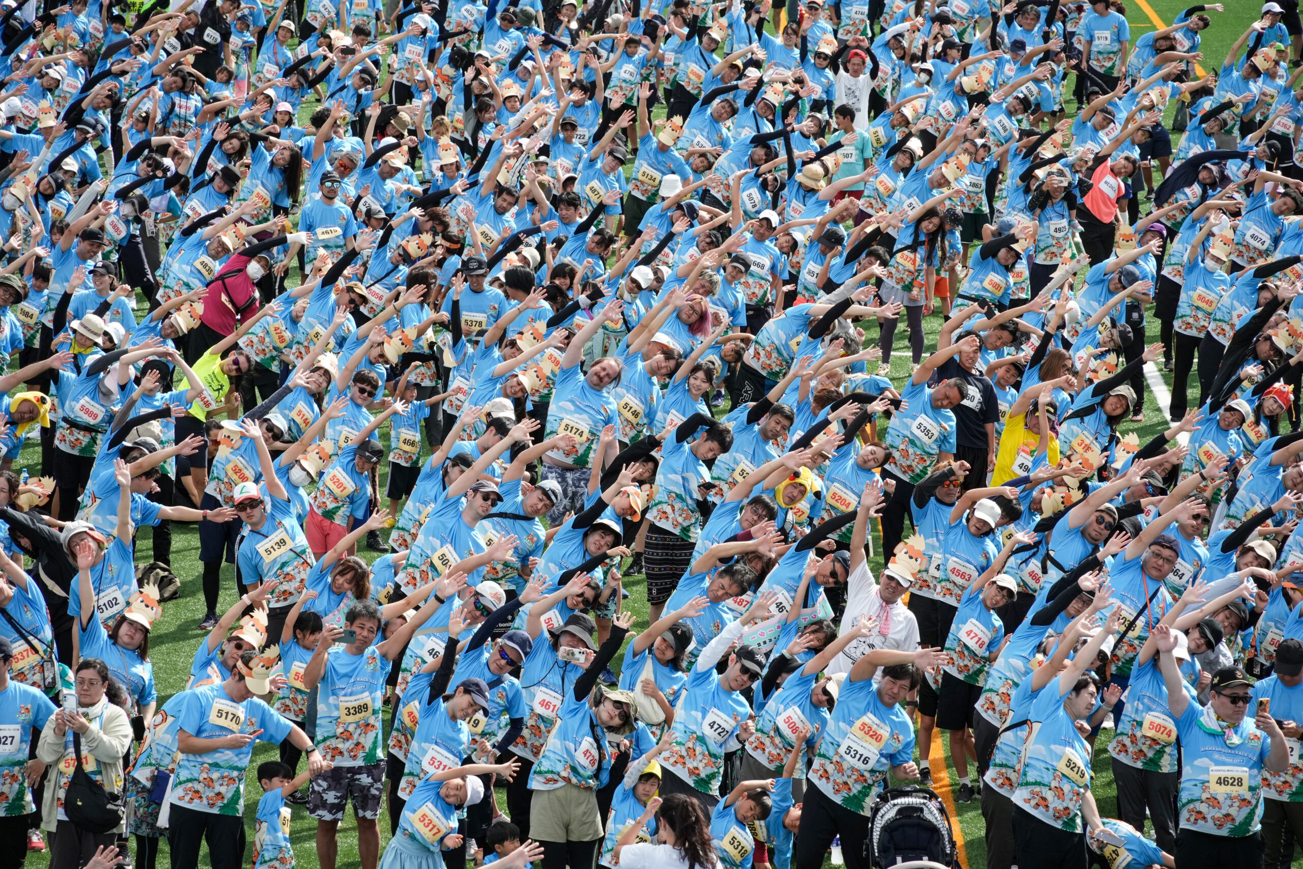 動画】ポケモンラン大盛況、ガーディとタッチ 3000人が笑顔