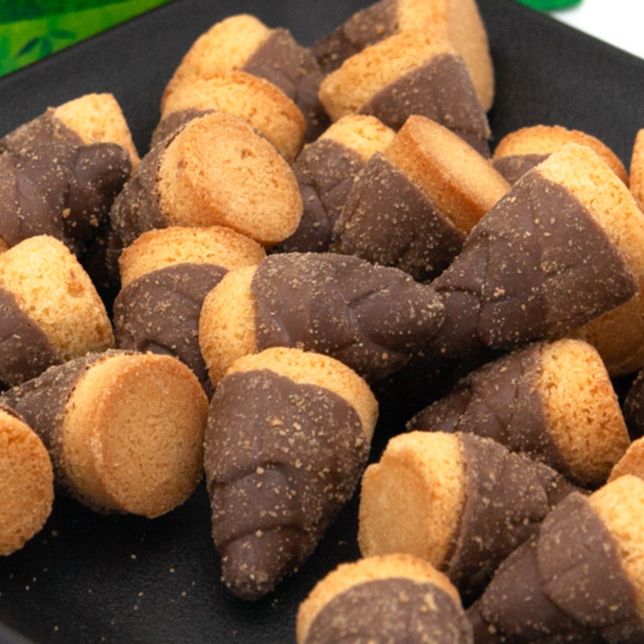 Takenoko no sato (chocolate covered biscuits) – ساموراي إكسبريس