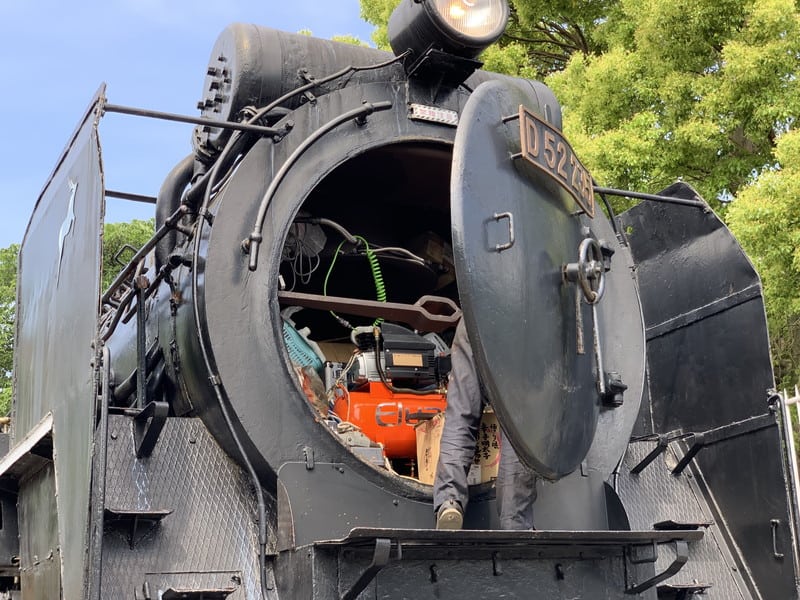相模原「鹿沼公園」にある蒸気機関車D52形 汽笛やブレーキ開放音の動画