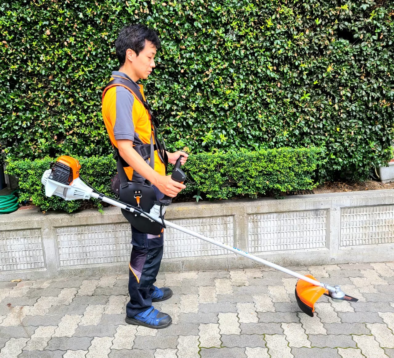 212_STIHL FS 131（排気量36.3cm³ パワフル 4-MIX エンジン搭載刈払機
