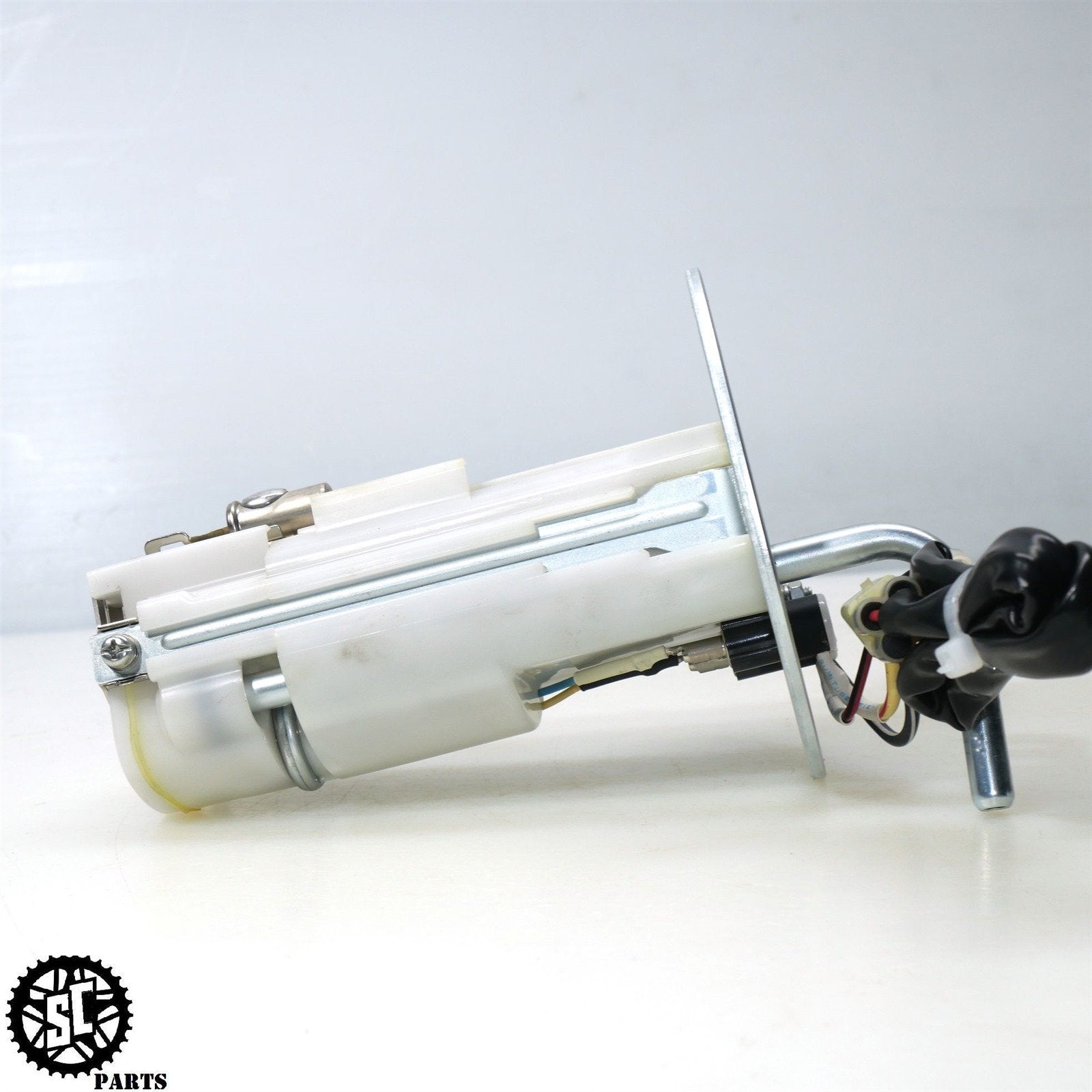 2022 16-23 KAWASAKI NINJA ZX14R FUEL PUMP 49040-0024 K55