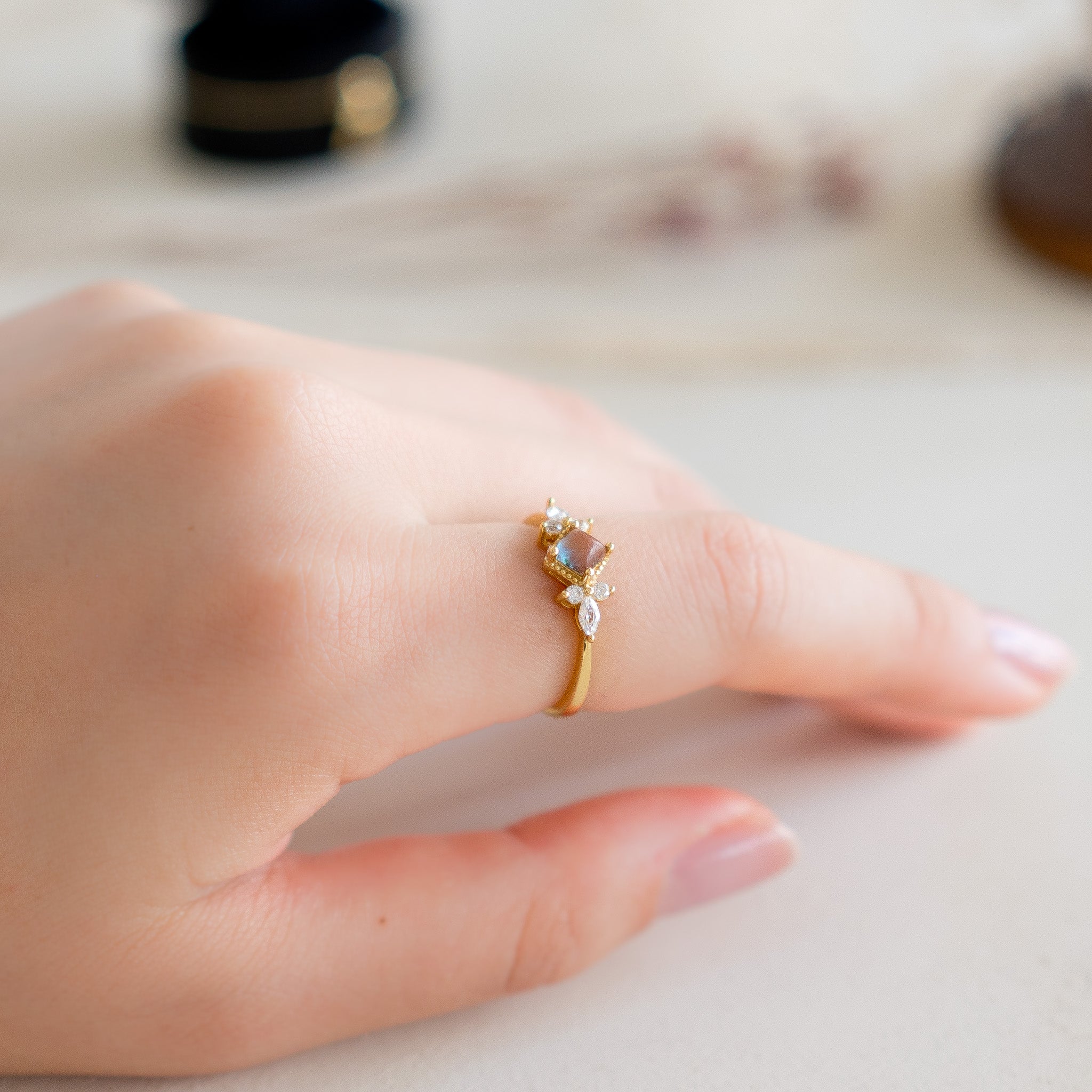 スクエア型 マットアンティークサフィレット ゴールドリング