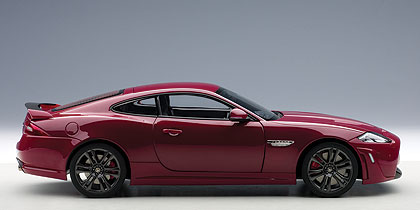 Die-cast: Autoart Jaguar XKR-S – Savage On Wheels