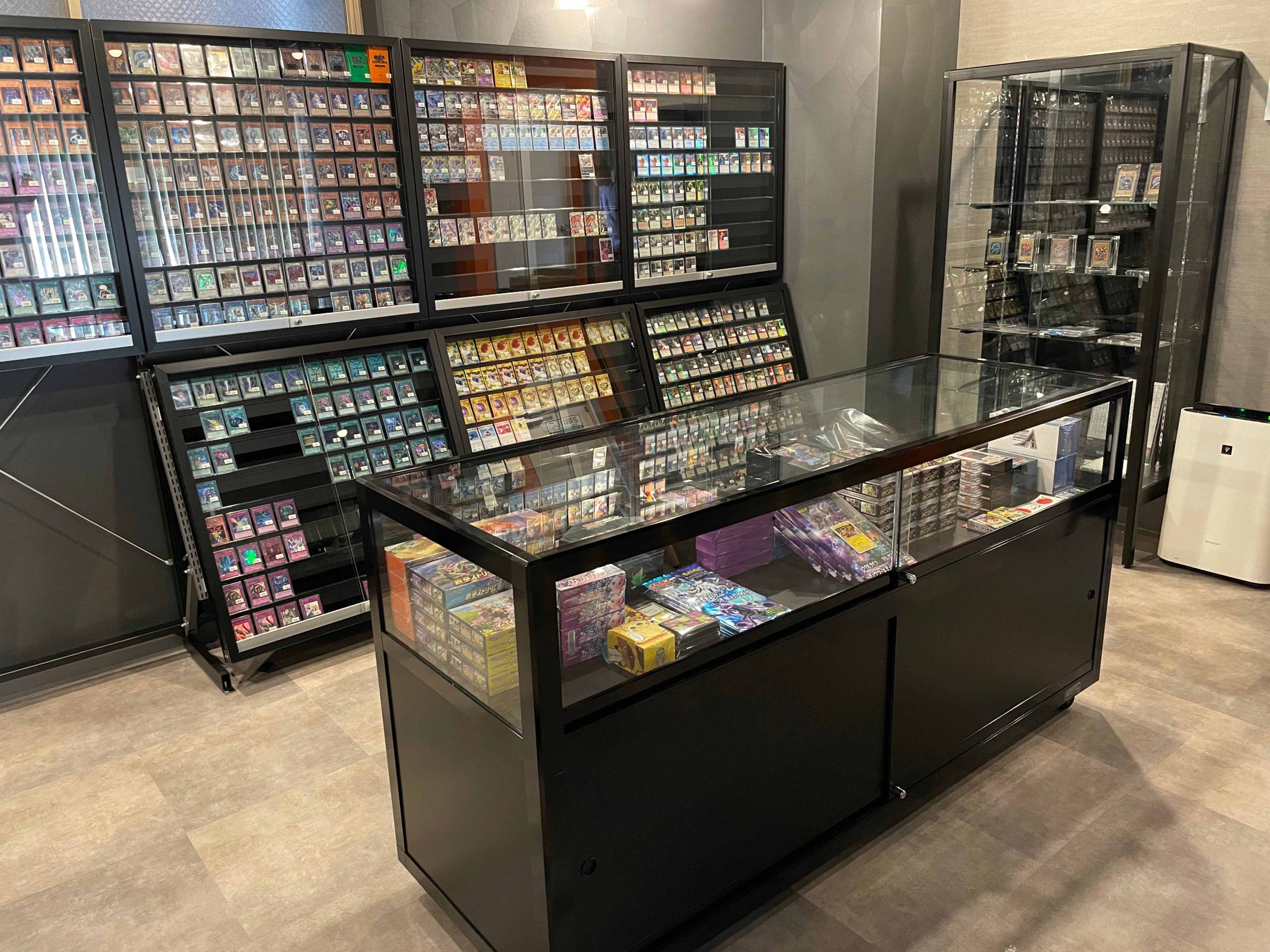 カフェ＆バーカードショップ様ご購入 ガラスショーケースの紹介 - 株式