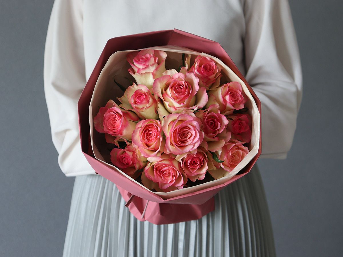 笑顔溢れる農園のバラ〜ケニア〜 - 世界の花屋 フラワーギフト