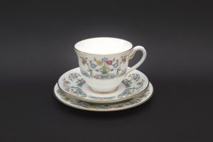 ロイヤル・ウースター コテージガーデン（6月） 21cmプレートを