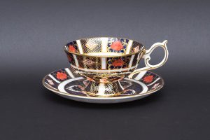 ロイヤル・クラウン・ダービー オールドイマリ 16cmプレートを買い取り