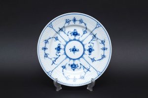 ロイヤル・コペンハーゲン ホワイトフルーテッドハーフレース 16cm