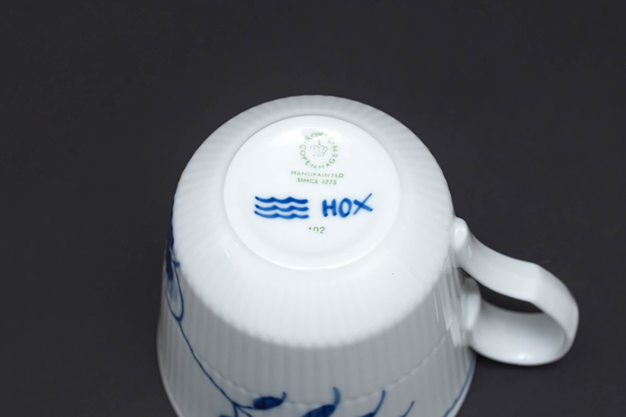 ロイヤル・コペンハーゲン ブルーフルーテッドメガ マグ（Mサイズ）を