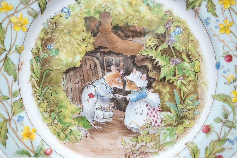 ロイヤル・ドルトン ブランブリーヘッジ エンゲージメント 20cm