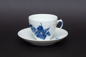 ロイヤル・コペンハーゲン ブルーフラワープレイン ハイハンドルカップ