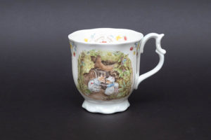 ロイヤル・ドルトン ブランブリーヘッジ メリーミッドウィンター