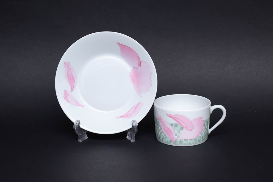 エルメス ピヴォワンヌ ティーカップ＆ソーサーを買い取りました