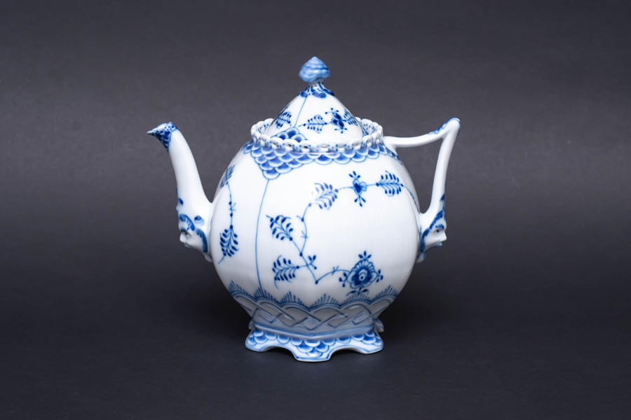 ロイヤル・コペンハーゲン ブルーフルーテッドフルレース ティーポット