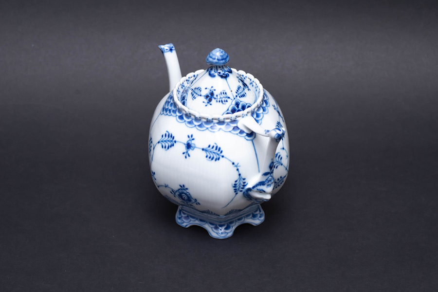 ロイヤル・コペンハーゲン ブルーフルーテッドフルレース ティーポット