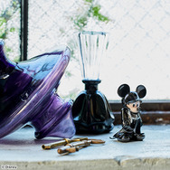 キングダム ハーツ』黒コートに身を包んだ「王様」がクール…！メタル