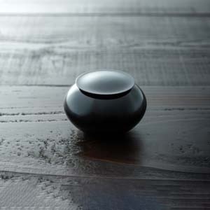 村瀬治兵衛さんの沢栗挽曲角盆: キッチン雑貨 | スイーツ・グルメ