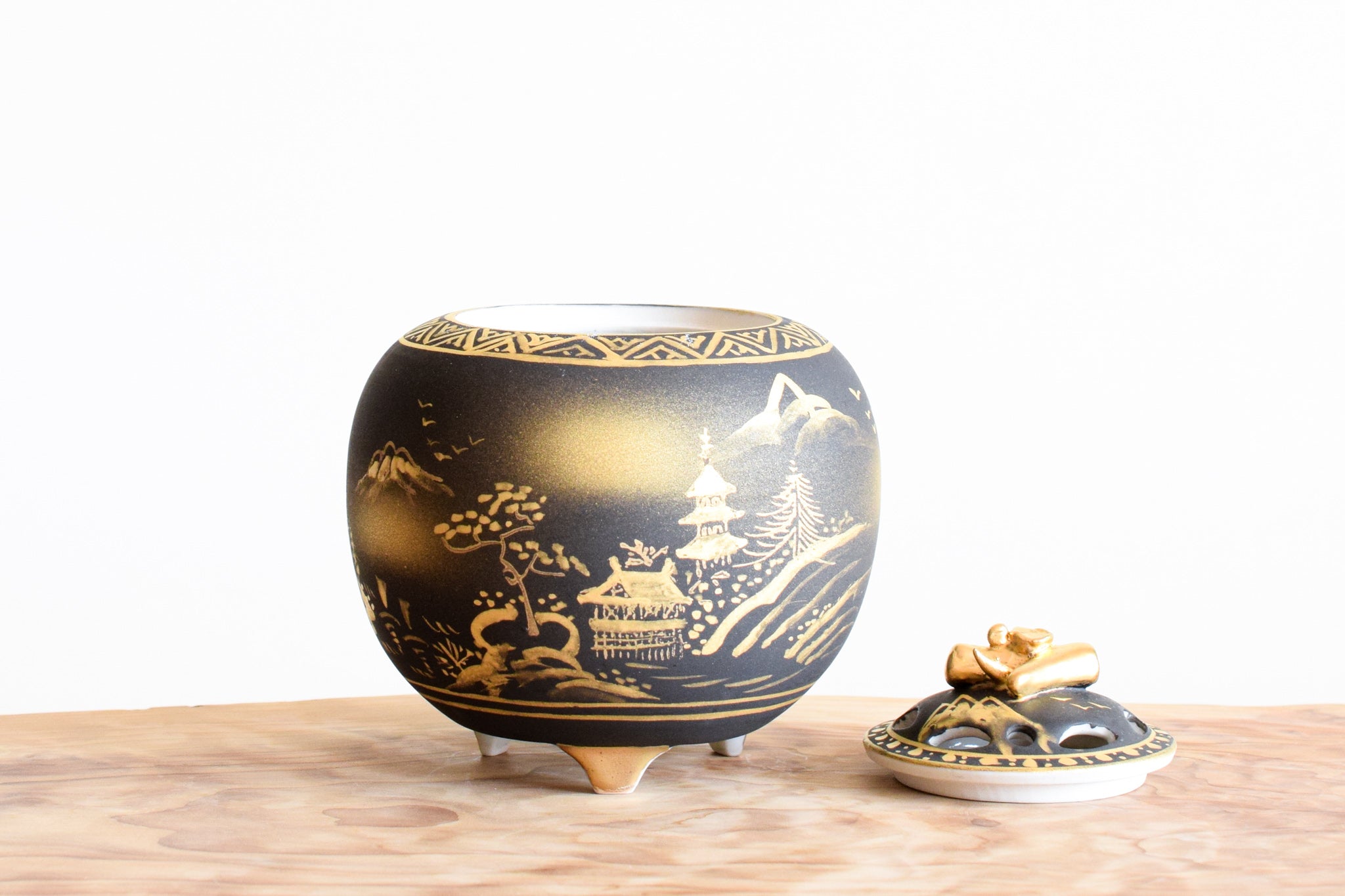 生産終了】3.5号香炉 ダマシン山水 – Juttoku.