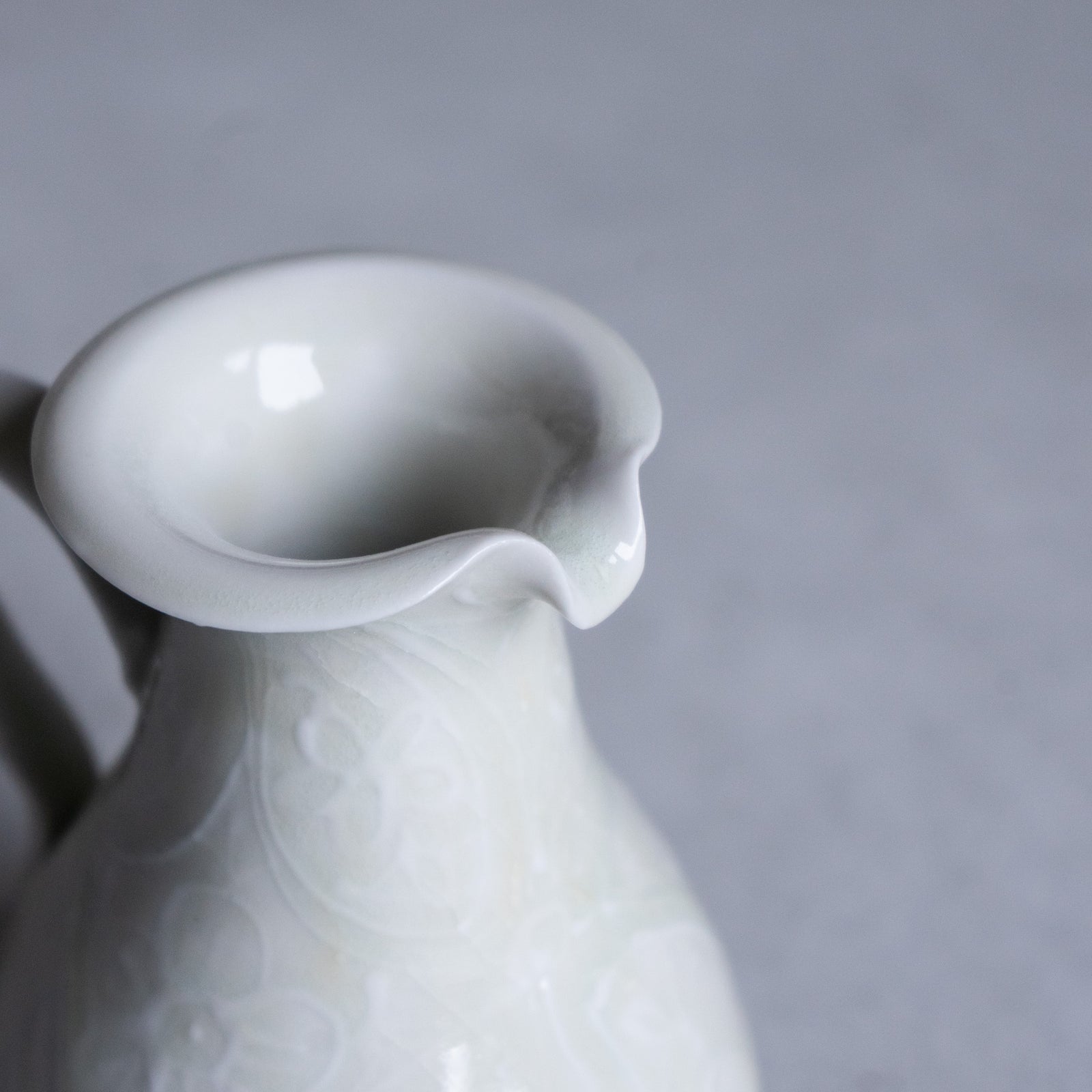 作家 前田麻美 灰青釉 花七宝 ピッチャー 小 – nokaze｜陶器、和食器