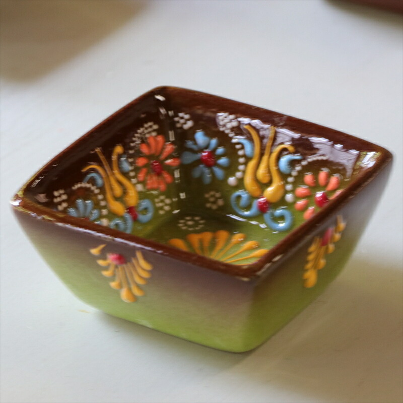 楽天市場】トルコ製ボウル(手描きキュタフヤ陶器)：アイボリー