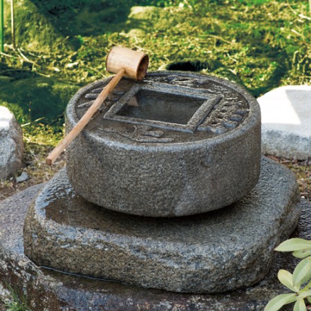 楽天市場】【新商品】【送料無料】御影石で出来た“銭鉢”1尺坪庭などに