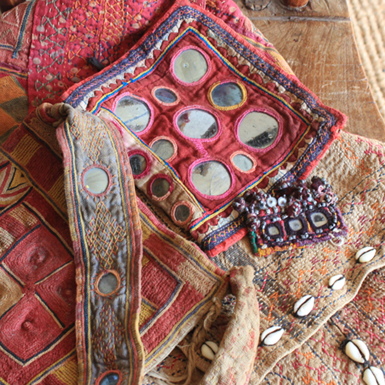 あなたを守るミラーワーク ｜ FAIR TRADE LIFE STORE by sisam FAIR TRADE