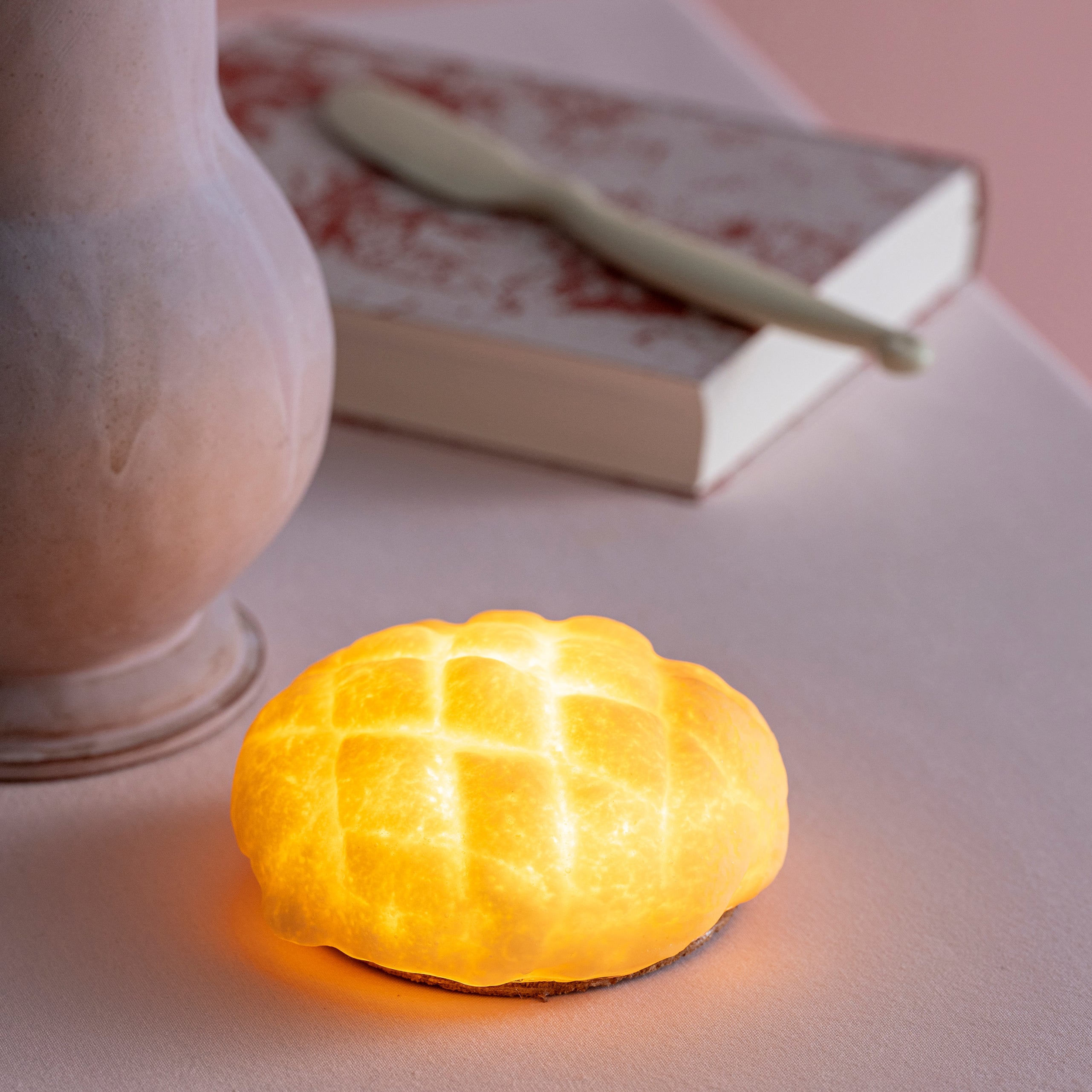 Pampshade Battery Powered Melonpan Bread Lamp – Yukiko Morita