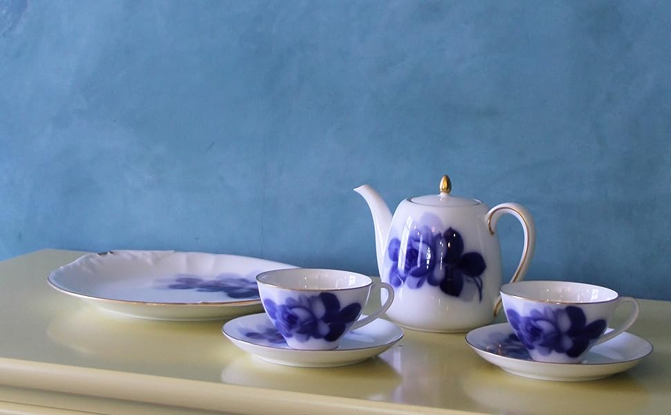 大倉陶園 【大倉陶園直営店】 ブルーローズ（8211） カップ＆ソーサー