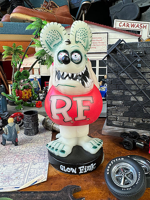 RAT FINK（ラットフィンク） ファンコ ボビングヘッド （蓄光モデル