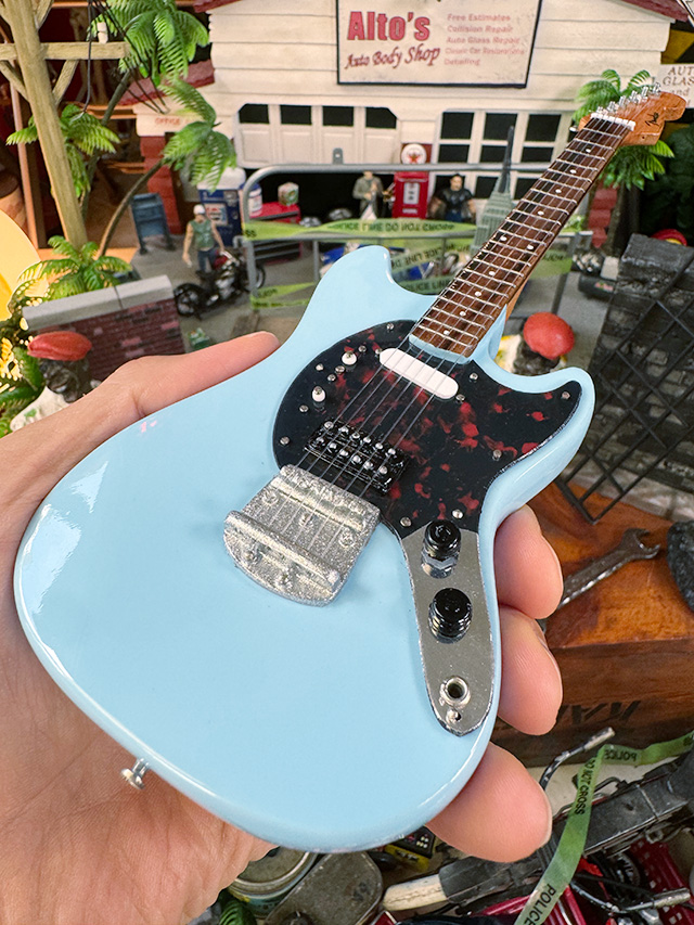 ニルヴァーナ カート・コバーン フェンダー ムスタング ソニックブルー