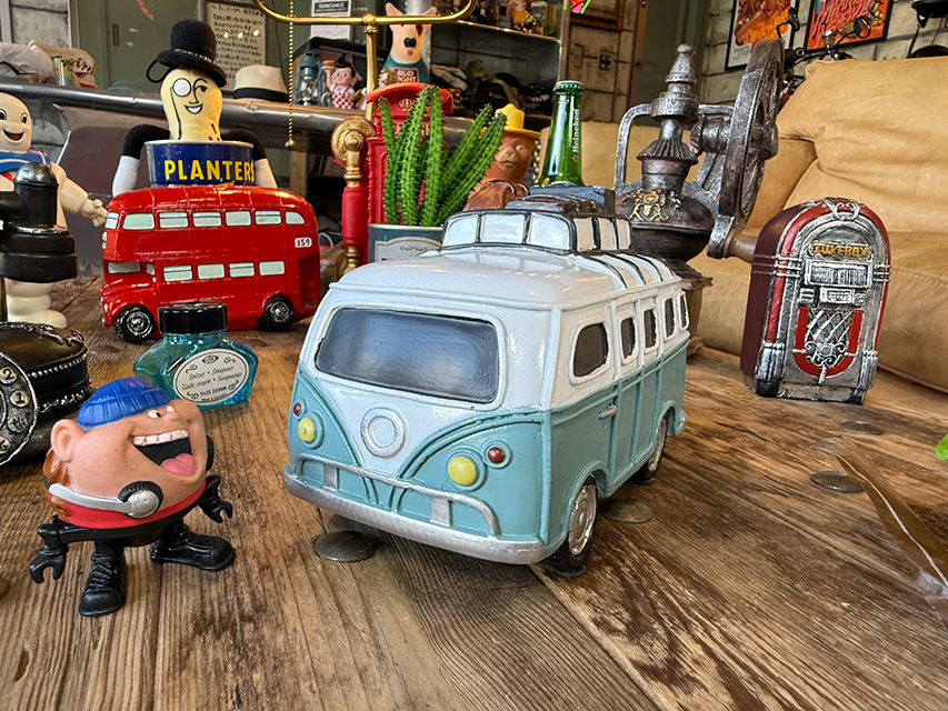 旅するワーゲンバス オールディーズマネーバンク 貯金箱 □ アメリカン