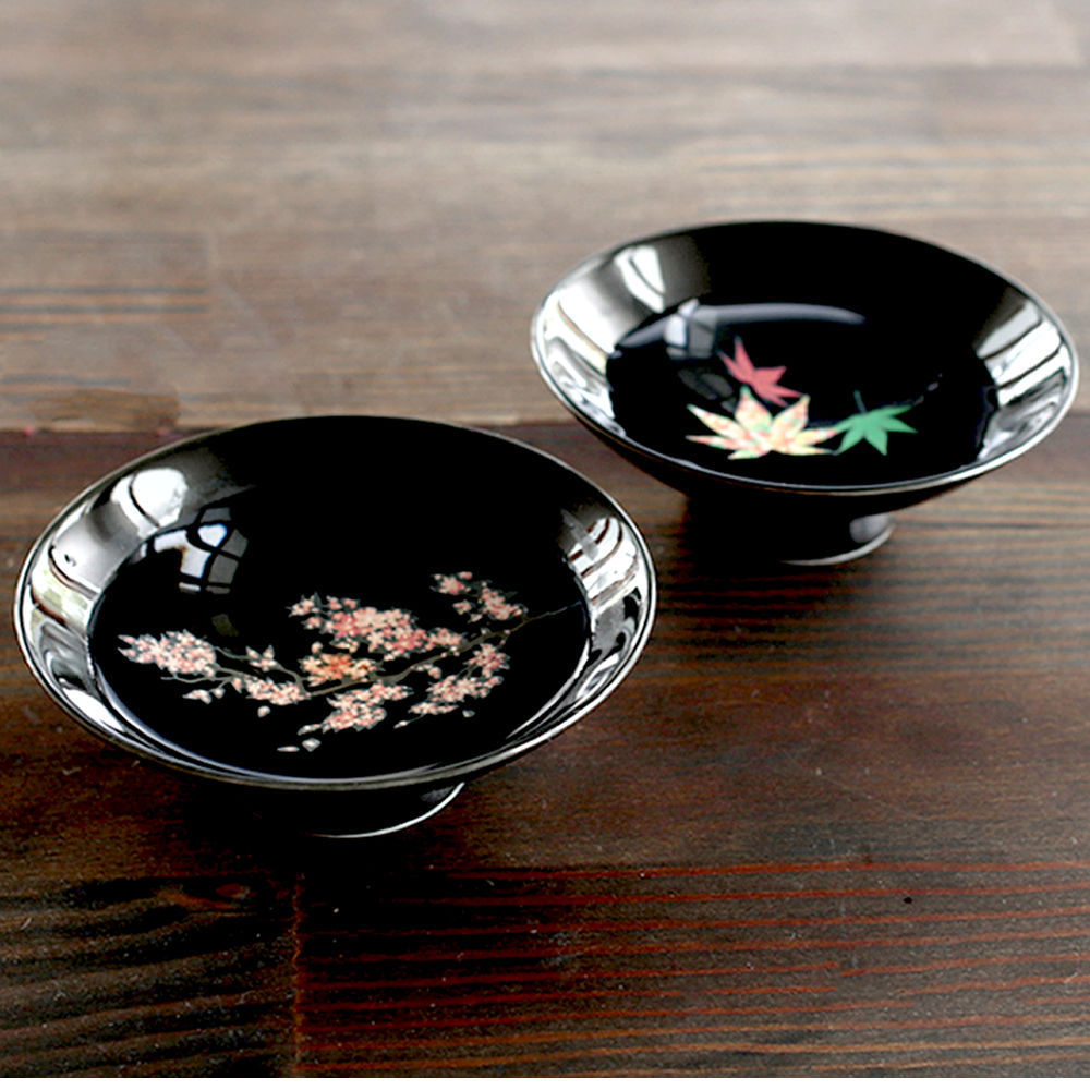 丸モ高木陶器 熱燗の酒を注ぐと桜や紅葉が現れる ペア盃 セット 温感