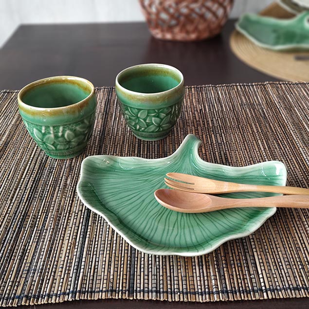 ジェンガラ リーフ型 皿＆湯呑み2個 セット グリーン 深緑 バリ