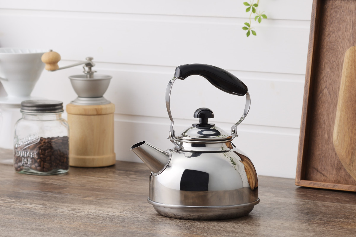 ヨシカワ ケトル 1.5L IH対応 ステンレス製 注ぎやすいこぶりなケトル